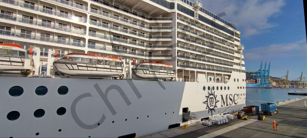 MSC Fantasia de côté 1200x800